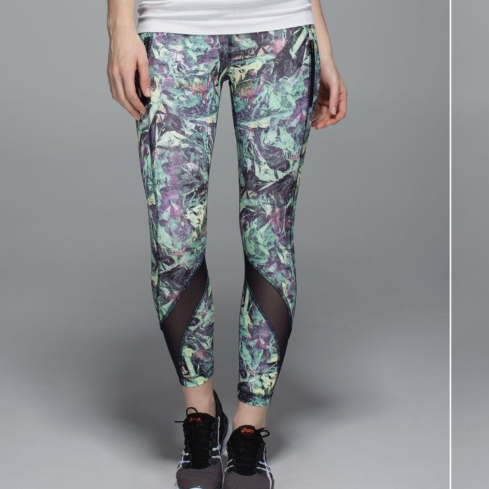 Lululemon Inspire Tight II *Full-On Luxtreme (Mesh) Iridescent Multi/Naval Blue